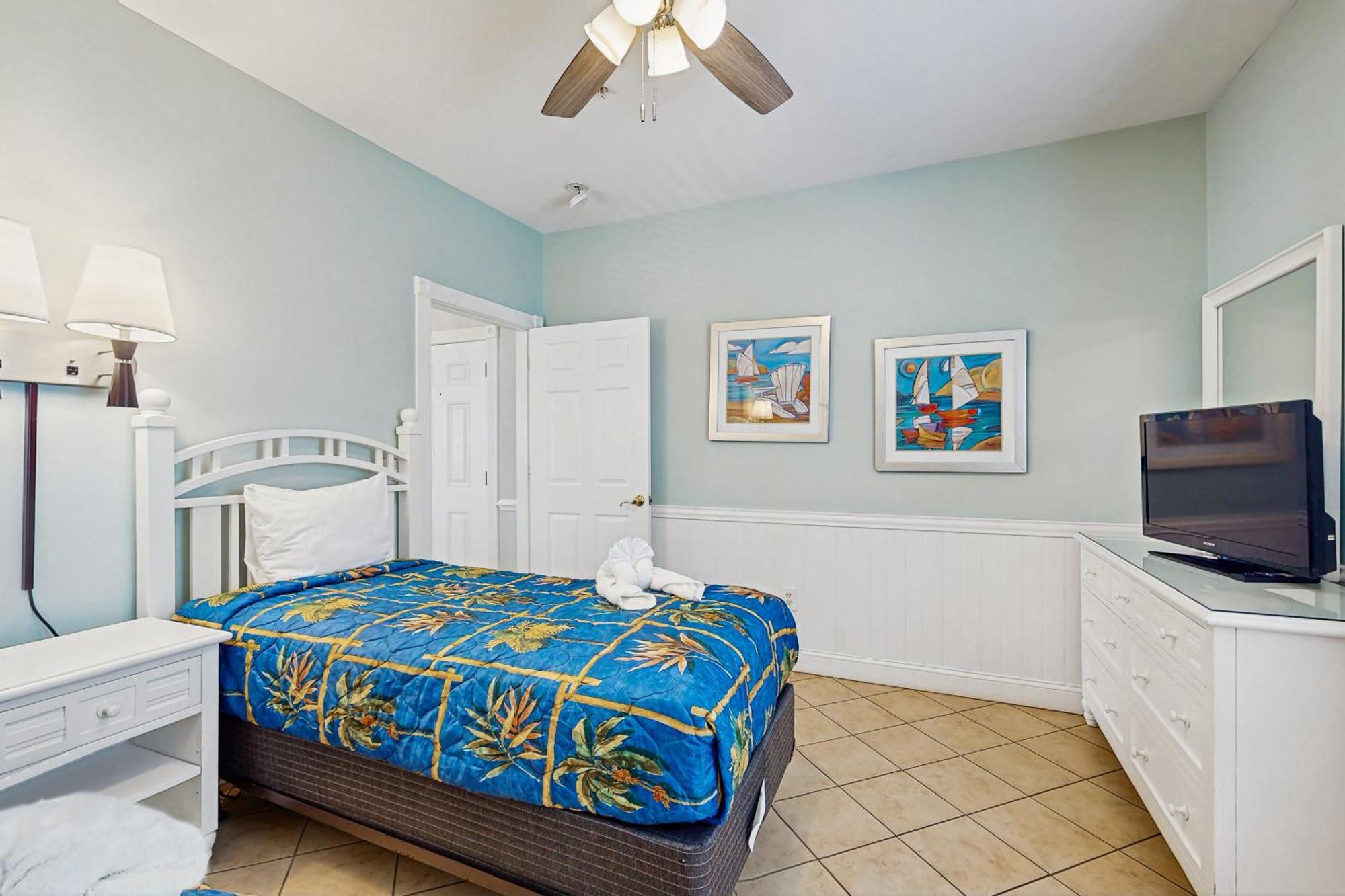 Apartment 4833 Magnolia Dr